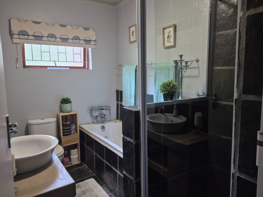 3 Bedroom Property for Sale in Brenton On Lake Western Cape